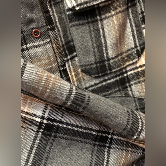 Umgee Women’s Polyester Button Down - Picture 3 of 4